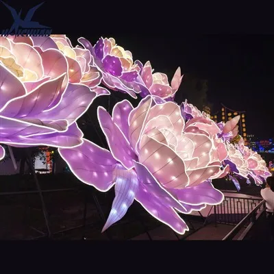 Kwiatowy jedwabny lampion